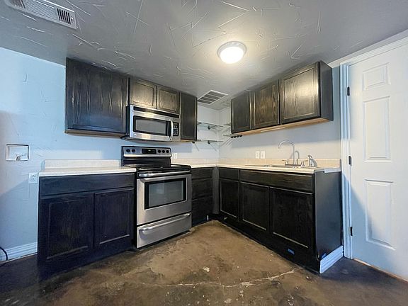 3rd image of 1513 S Armstrong Ave