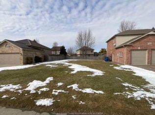 239 Valley Rd, Chatham Kent, ON N7L5K9