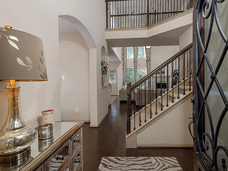 222 Hawkhurst Ct — Photo 6