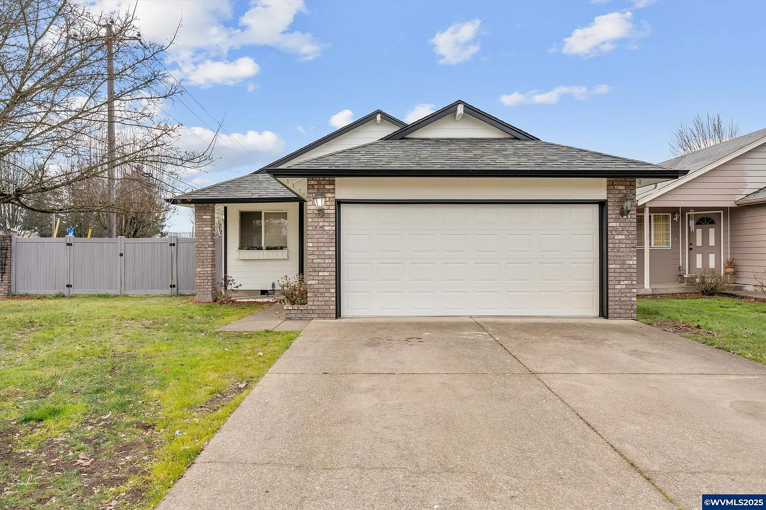 3390 Marion St SE photo 1