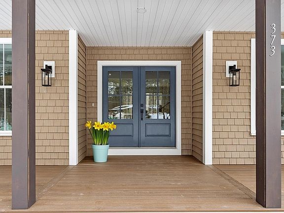 3rd image of 373 E Riding Dr