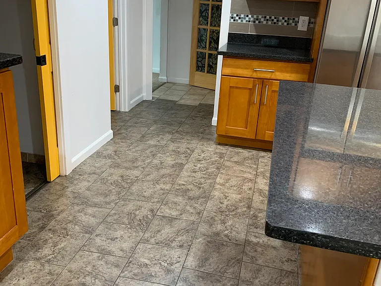 639 W Emerson St #A — Photo 11
