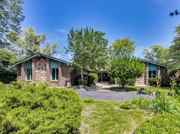 1359 Blackheath Ln, Riverwoods, IL 60015