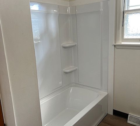 5th image of 2330 Miller Ct APT 2
