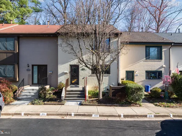 2010 Golf Course Dr, Reston, VA 20191
