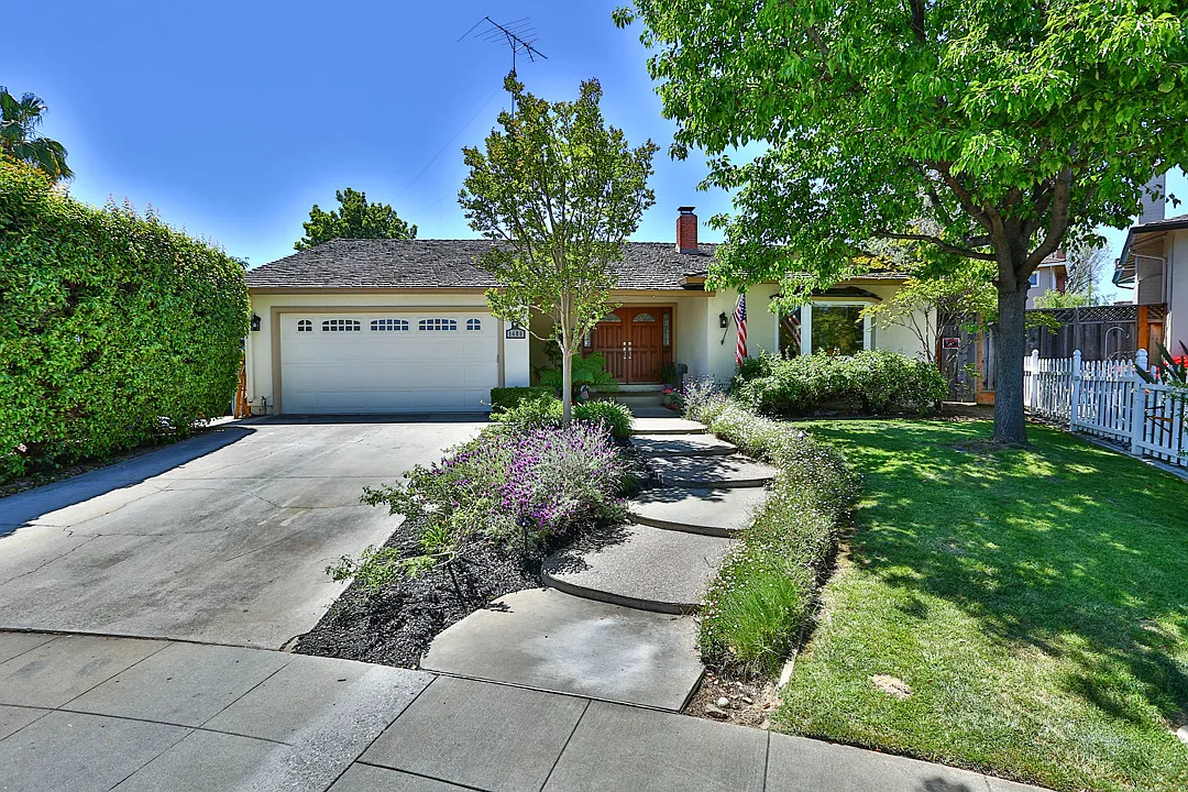 1480 Luning Dr photo 1