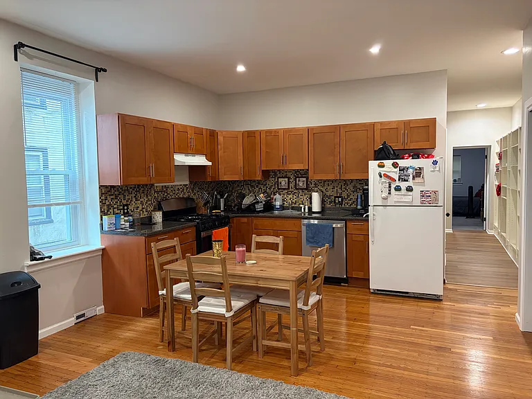 211 Sumac St #1 — Photo 6