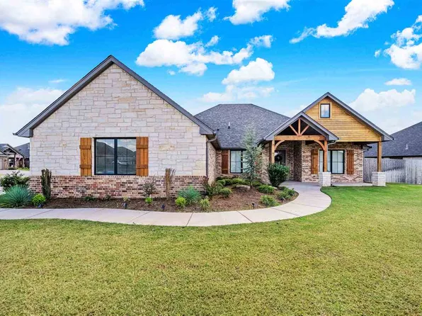 2433 NE Falcon Ln, Lawton, OK 73507
