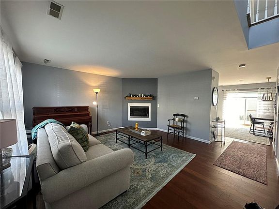 2nd image of 620 Crab Apple Ln