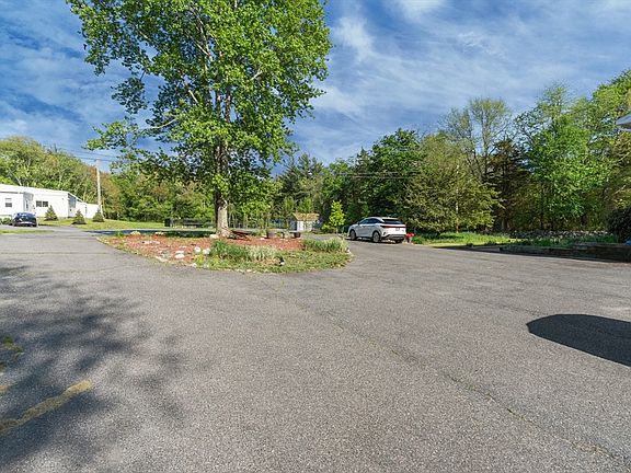 3rd image of 133 S Main St