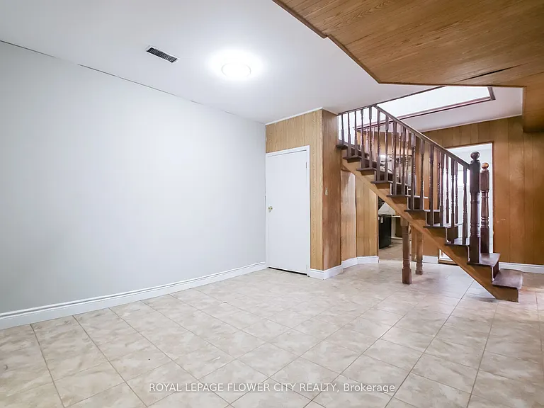 7555 Old Church Rd — Photo 24