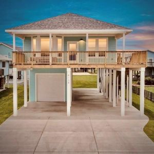 22814 Camino St, Galveston, TX, 77554