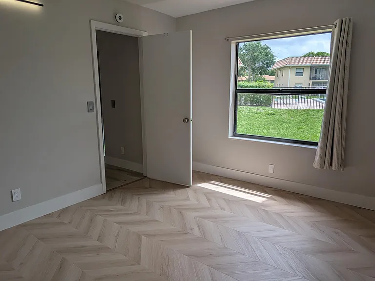 6772 Palmetto Cir S #102 — Photo 13
