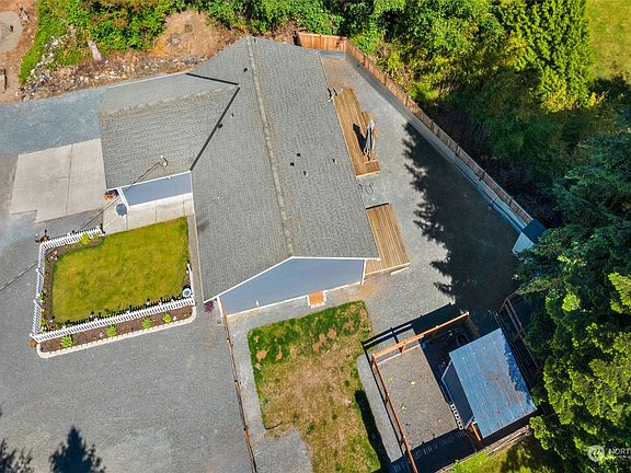 3rd image of 15006 Willow Drive