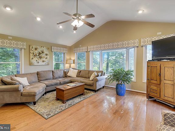2nd image of 11963 Governors Ct