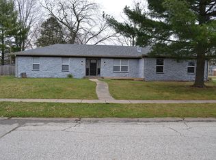 818 Knollwood Dr, Greenwood, IN 46142