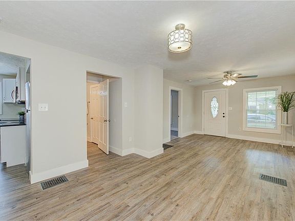 5th image of 4861 N Evanston Ave