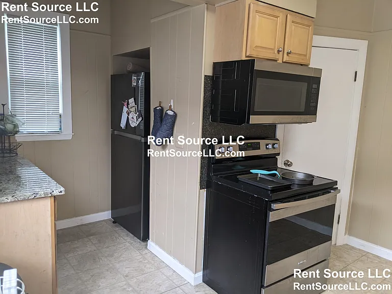 138 W Adams St — Photo 9