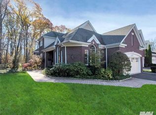 15 Kensington Cir, Manhasset, NY 11030