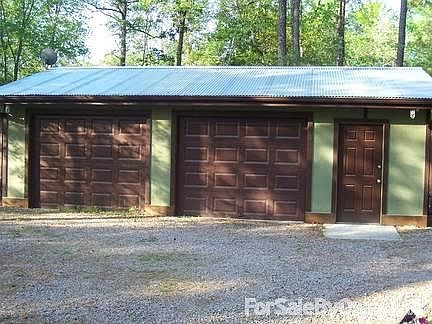 garage/workshop
						:
						lots of room