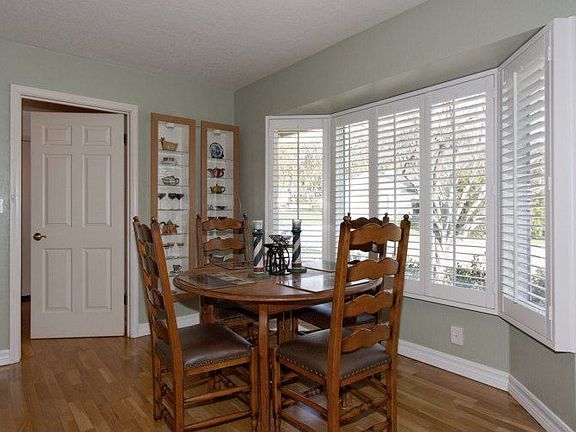 Eat-In Area