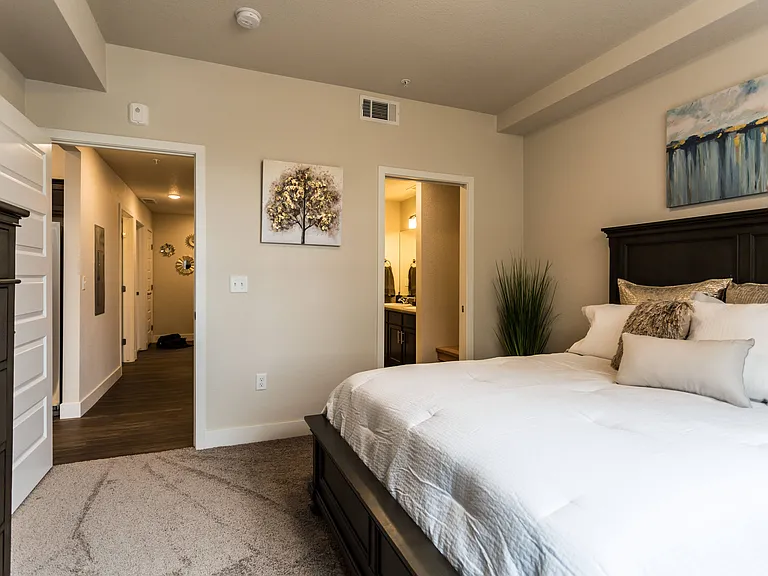 Bucking Horse Apartments — Photo 8