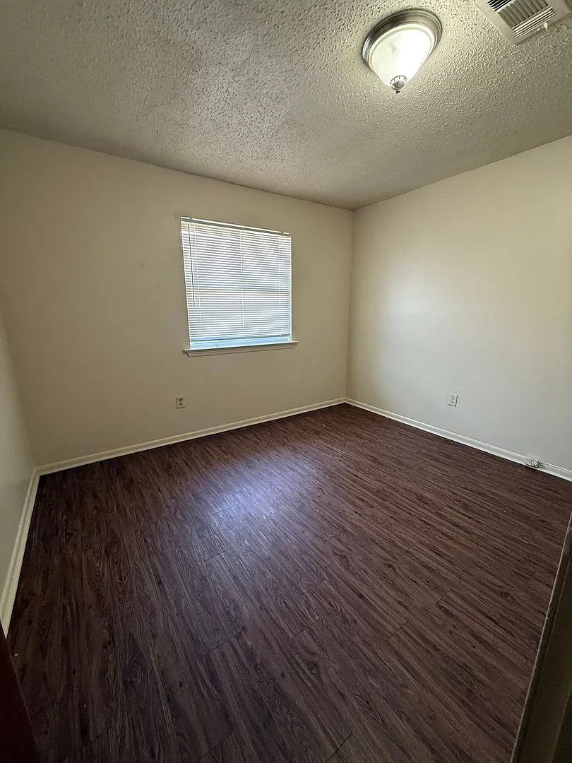 G 1408 Jade Ave — Photo 3