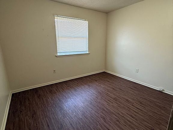 4th image of 1408 Jade Ave #D