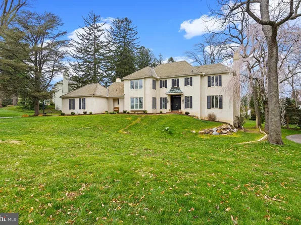 217 Ravenscliff Rd, Saint Davids, PA 19087