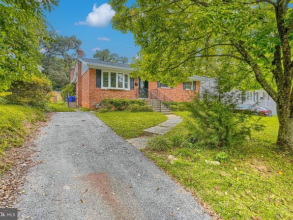 3rd image of 11305 Mapleview Dr