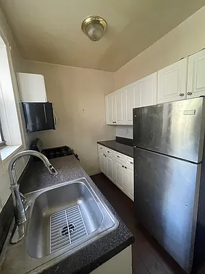 Rented by NYC LUXURY APT RENTALS CO LLC | media 12