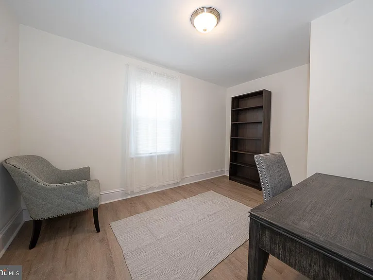 717 Miller St — Photo 23