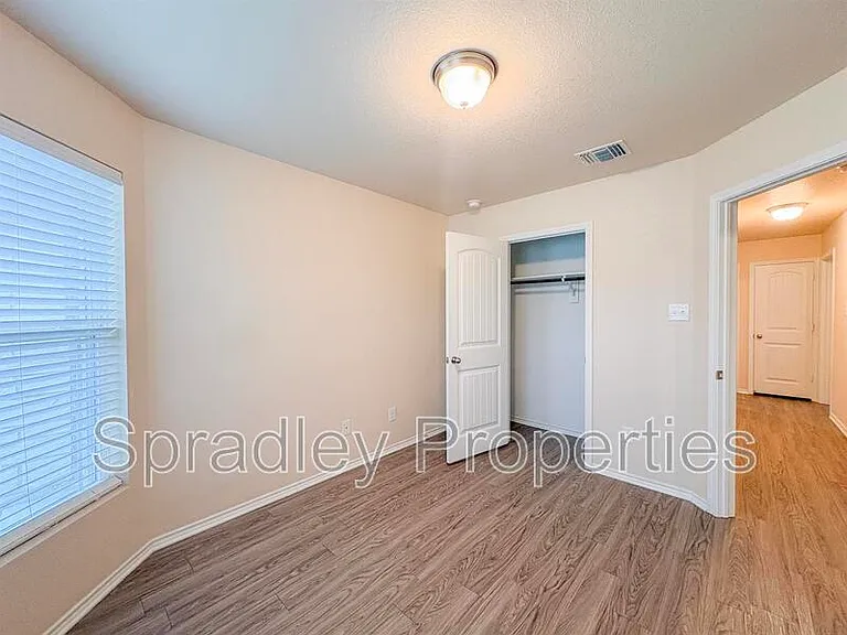 2214 Justice Dr — Photo 11