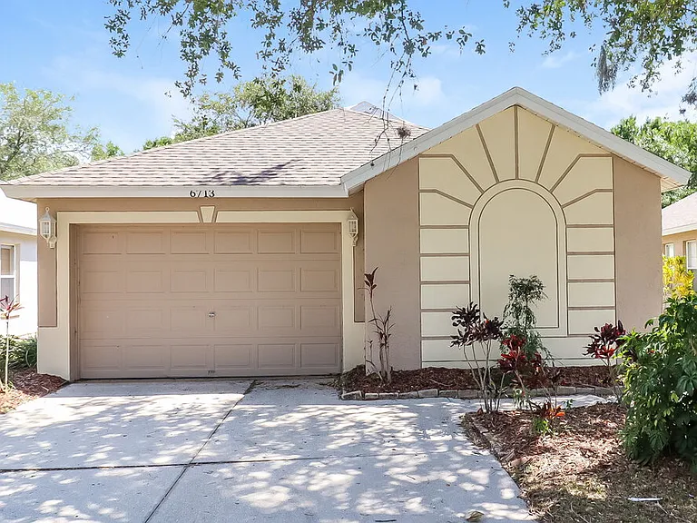 6713 Summer Cove Dr — Photo 1