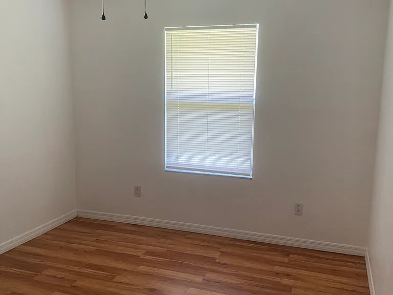 526 Loomis Trl — Photo 13