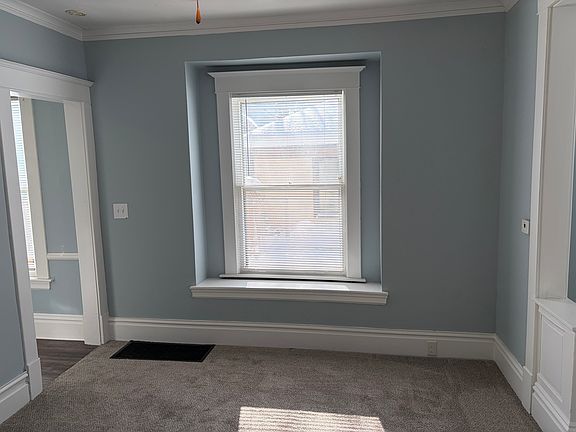 5th image of 128 Luton Ave SE #1