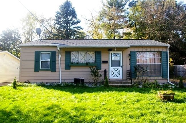 2nd image of 2110 Danbury St