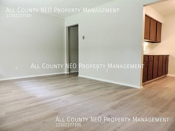 4th image of 737 Center Ave APT 17