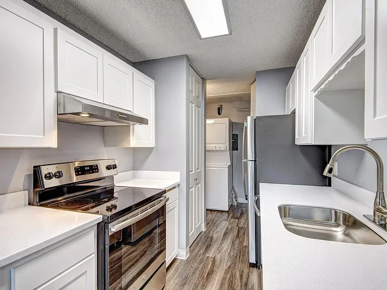 Asteria Place Apartments — Photo 12