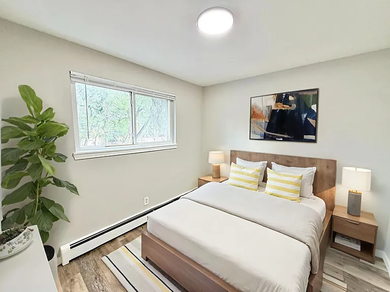 Ivywild Flats — Photo 18