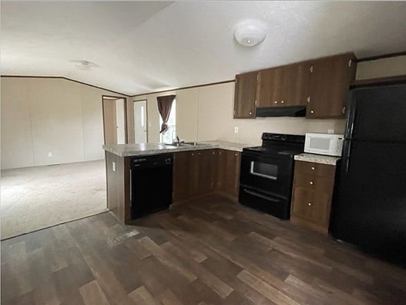 3rd image of 6911 Donegal Dr