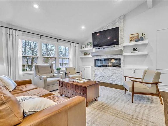 3rd image of 9017 Mastin St