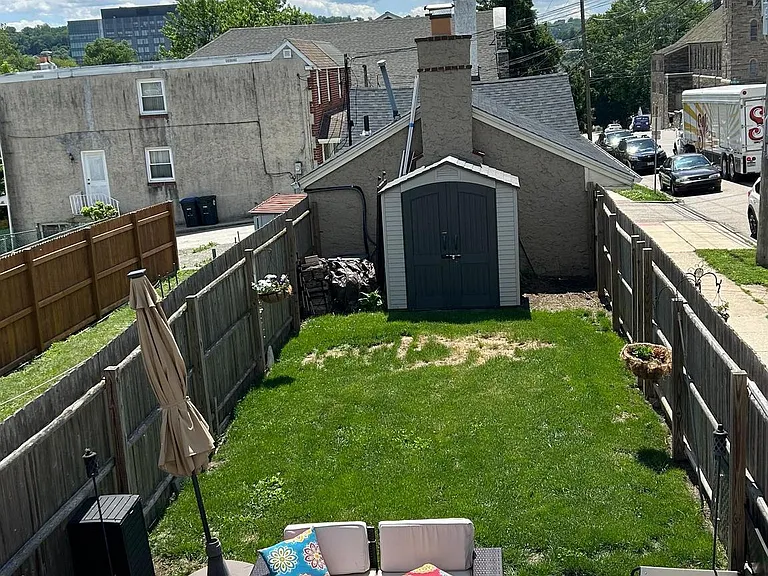 153 W 6th Ave — Photo 8