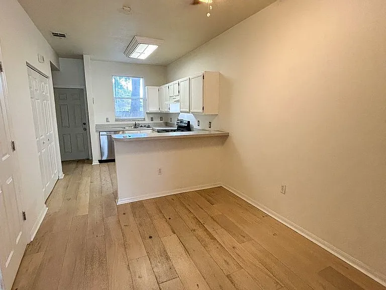 4415 SW 34th St #803 — Photo 5