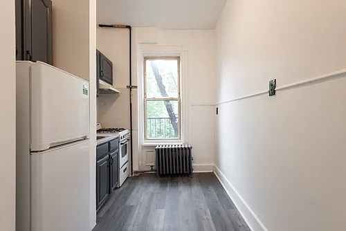236 Hancock St #2R Photo 1