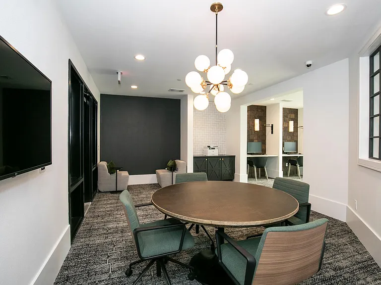 9123 Crescent Clover Dr — Photo 35