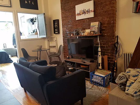 Rented by Chartwell Manhattan Realty | media 3