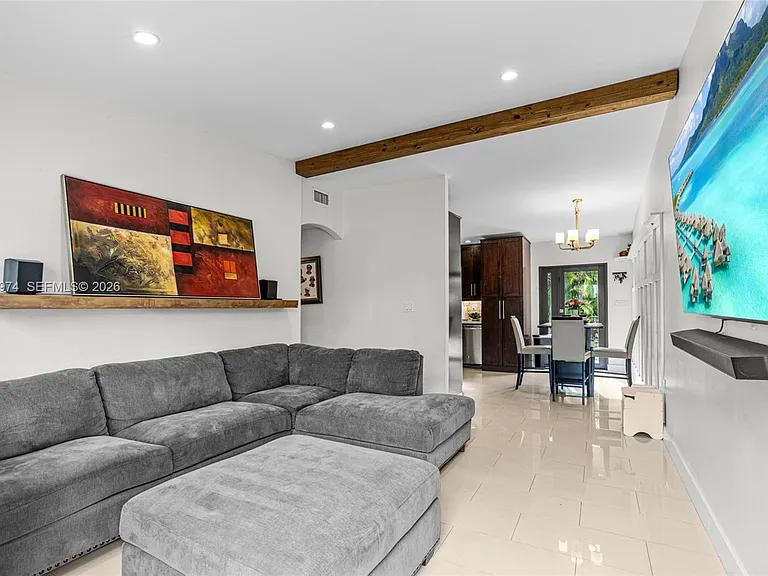3010 SW 103rd Ave — Photo 3