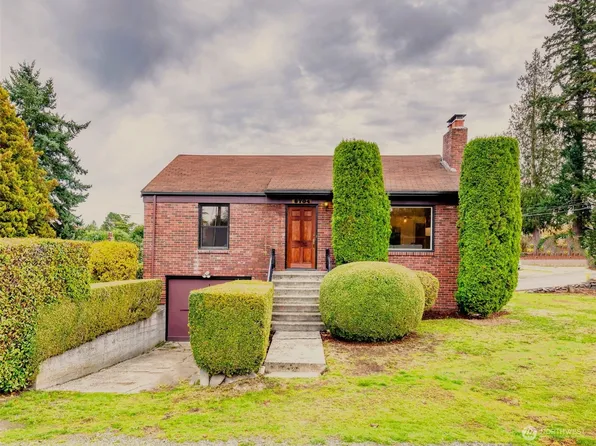 8704 28th Avenue NW, Seattle, WA 98117