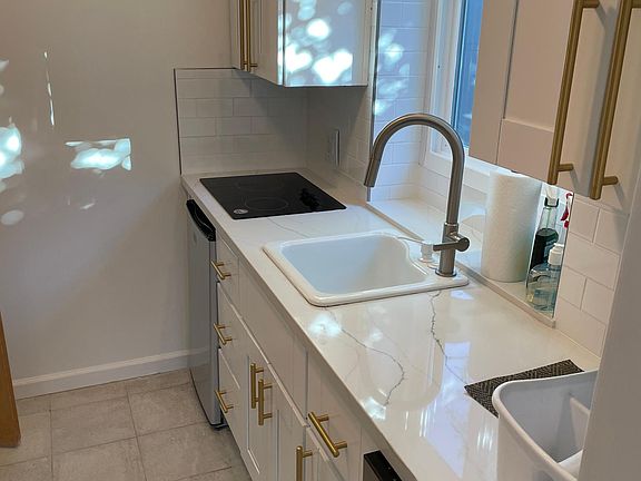 Gorgeous kitchenette